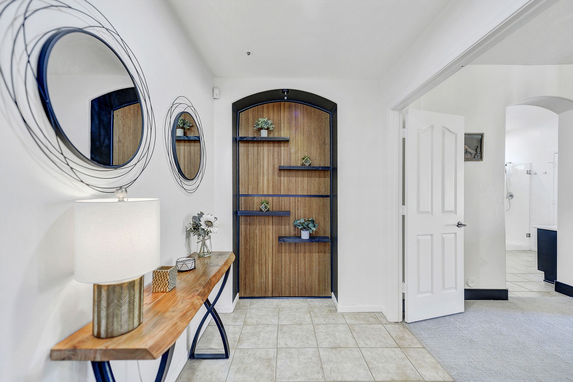 Casa Azari_First floor primary bdrm entry