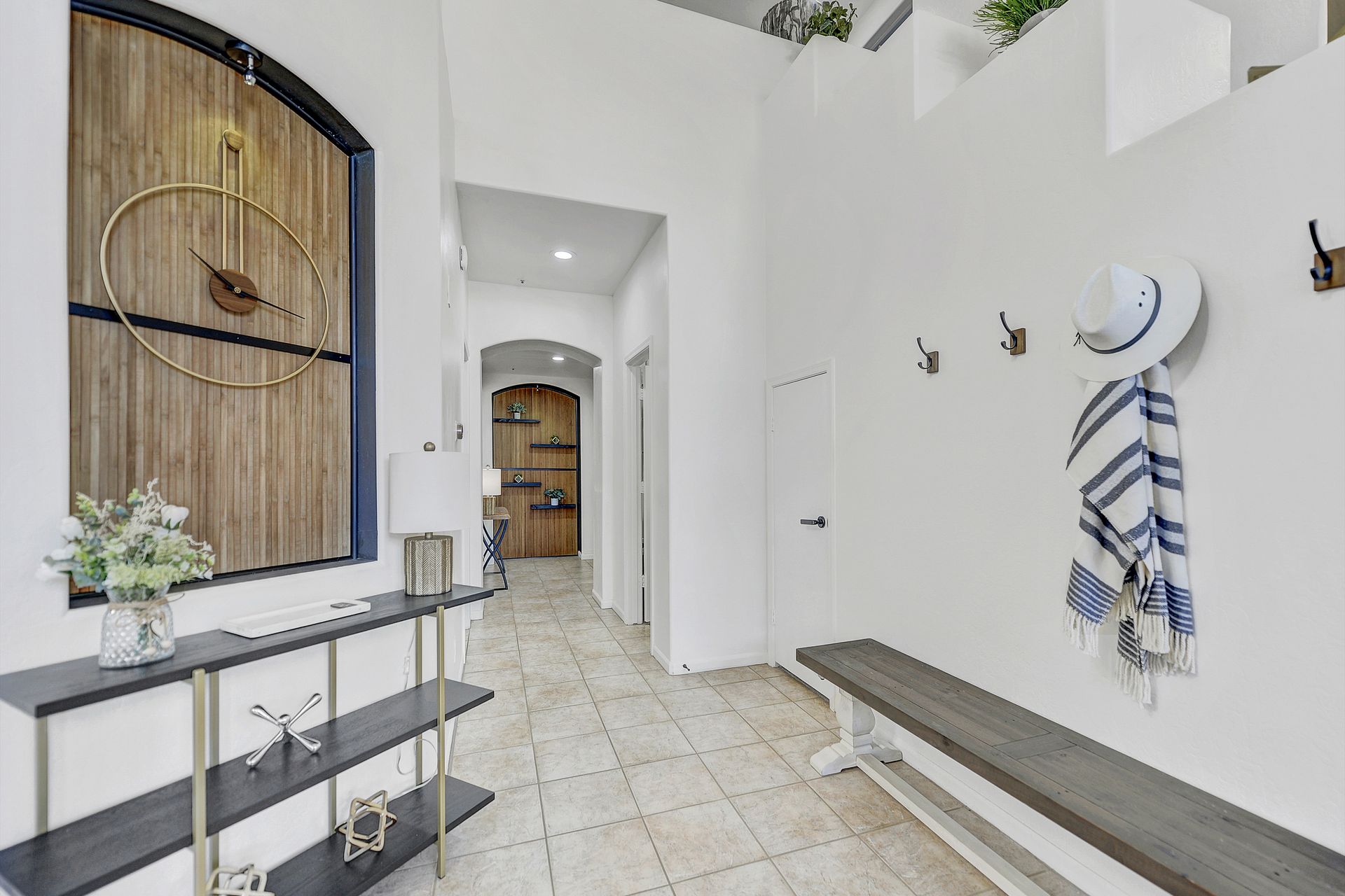 Casa Azari_Hallway Detail