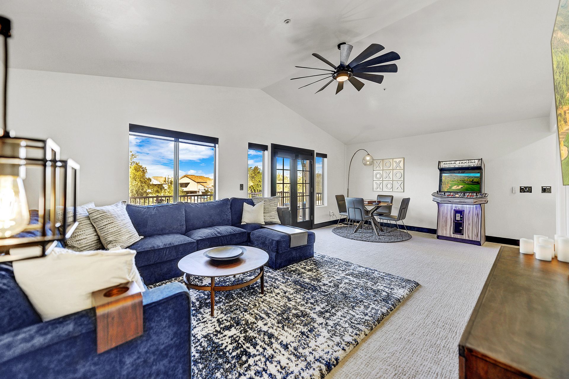 Casa Azari_Upstairs Family