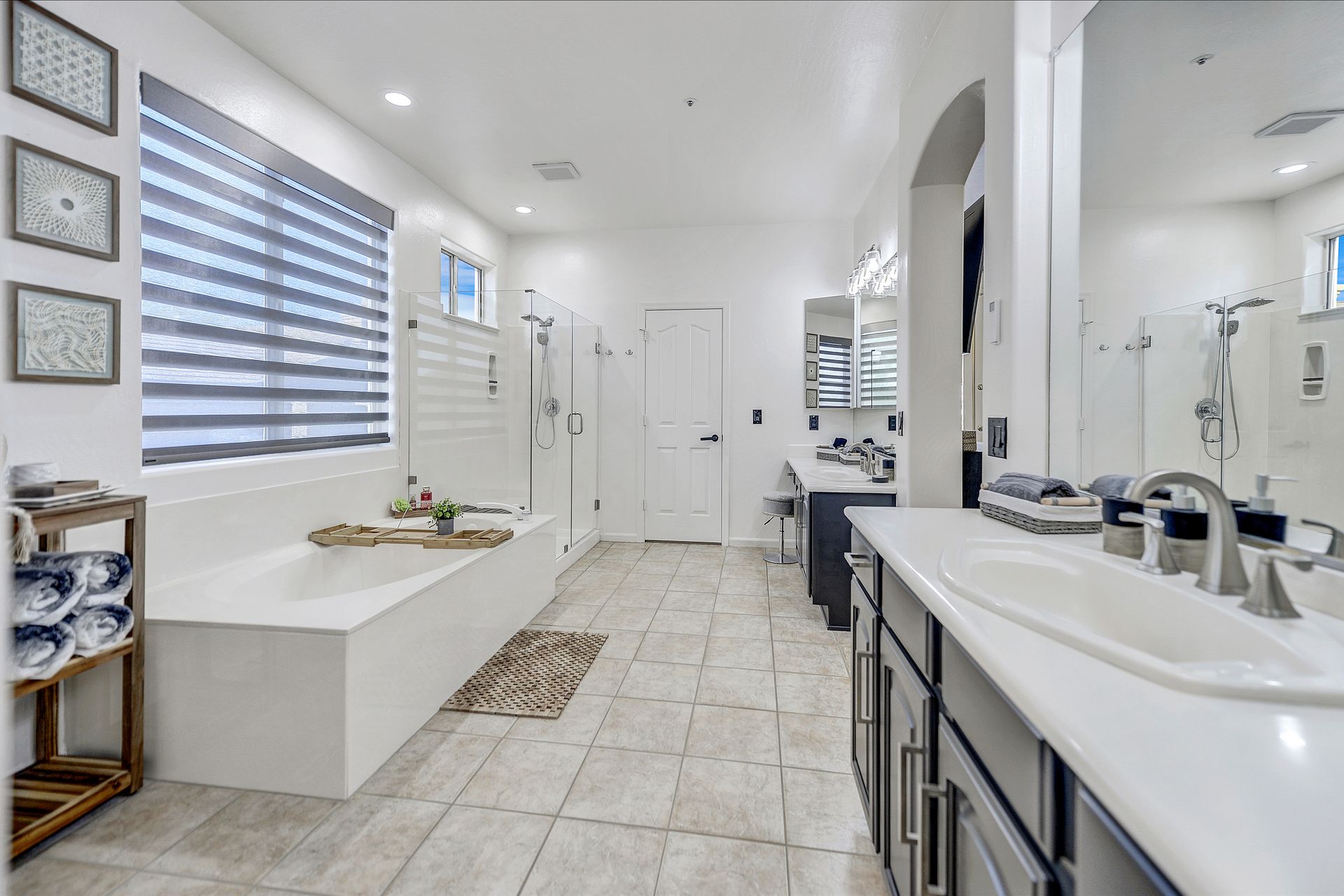 Casa Azari_primary ensuite bathroom